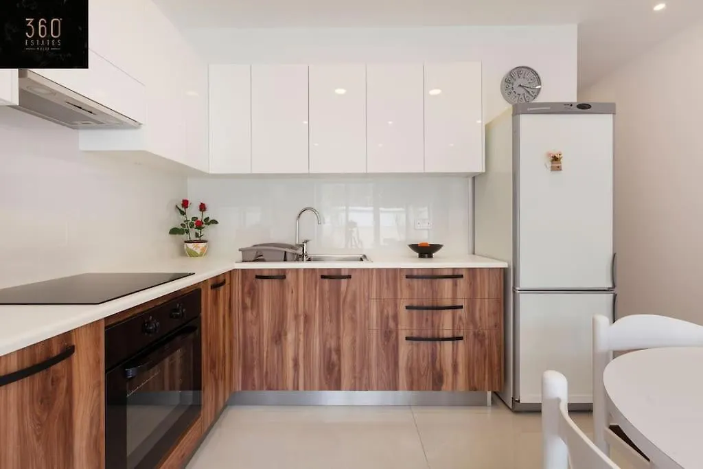 Apartment Comfy Apt With Terrace, 5 Mins To Sliema Ferries By 360 Estates Gzira Malta