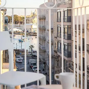 Penzion Island, Gzira
